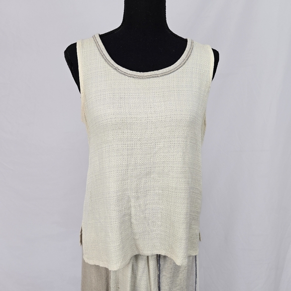 Elegant Cream and Blue Patchwork Skirt Set - Picture 3 of 12